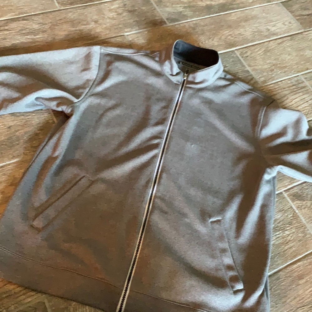 Men’s track jacket. Gray. Full zip